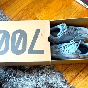 Yeezy Boost 700 (2019)